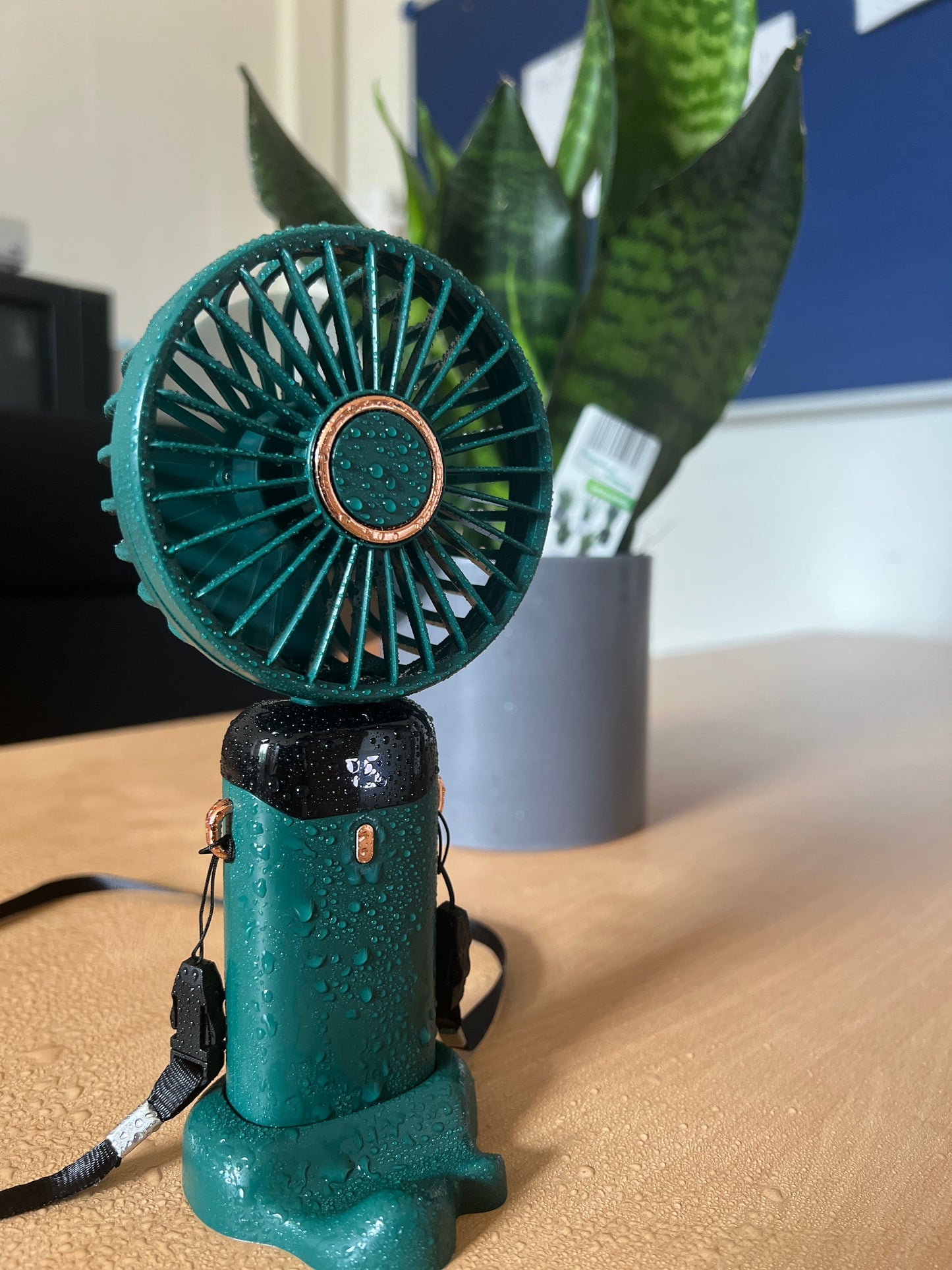 🔹 Fanify – Tragbarer Mini-Ventilator (5 Stufen)